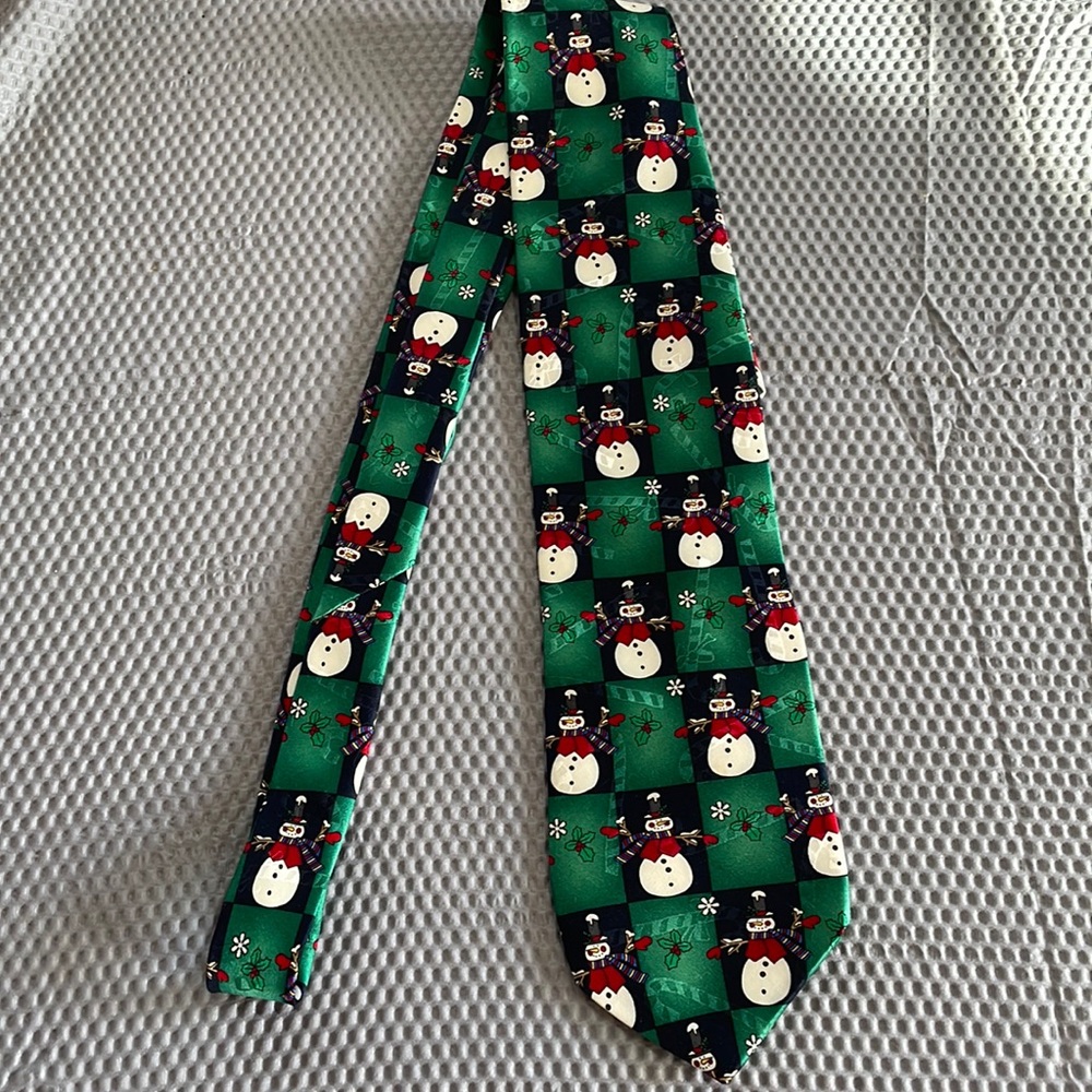 Yule TIE Greetings Tie by MMG @ Hallmark Licensing